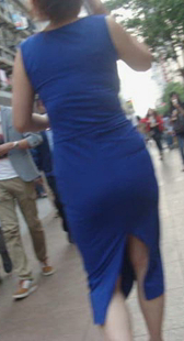 开叉蓝裙美少妇