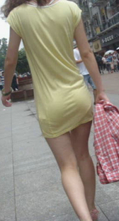 街拍超短裙美腿