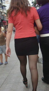 包臀黑紧裙小少妇