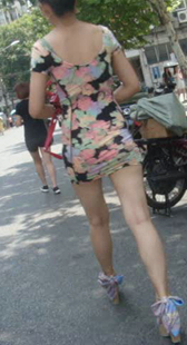 高跟花裙真风骚