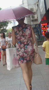 紧身花裙小少妇