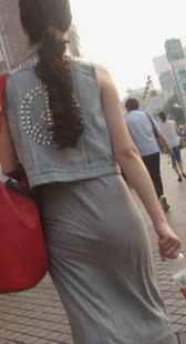 贴身灰裙少妇视频