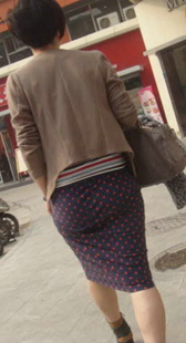 七分短裙小少妇