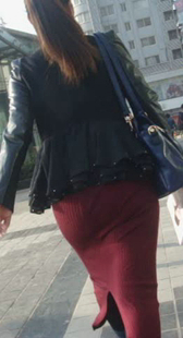 宽臀红裙小少妇