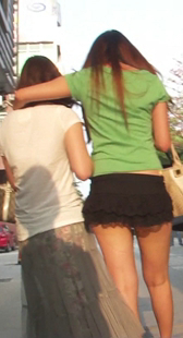 性感美腿超短裙美女