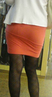 橘红包臀短裙少妇