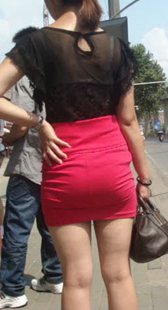 性感红裙包臀美少妇