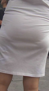 贴身白裙大宽臀少妇