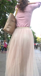 极品蕾丝裙透内痕太风骚