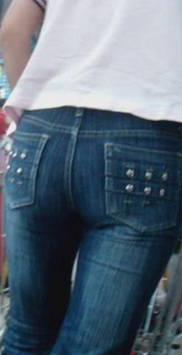 跟拍超市小妹身材好