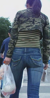 是什么把屁股都压平了