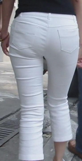 极品翘臀白裤夹得好紧