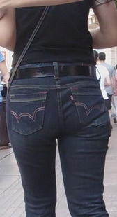 紧身小少妇真不错