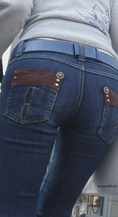 宽大的少妇屁股，这角度你感觉怎么样