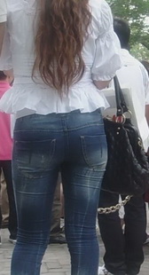 街拍牛仔少妇视频