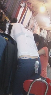 性感少妇还露丁字裤