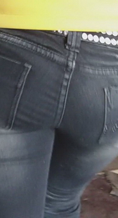 街拍黄衣牛仔长裤