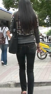 蓝色紧牛妹妹上班