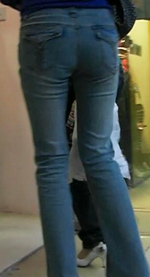 跟拍蓝牛长腿mm挑选衣服