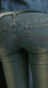 圆臀特写，非常诱惑
