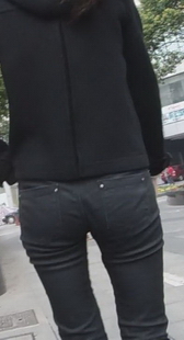 街拍高级商务区的长靴，黑紧牛OL美眉