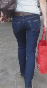 一蓝一黑两只牛，主要还是看紧牛