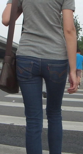 紧绷蓝牛妹妹大幅度扭动行走