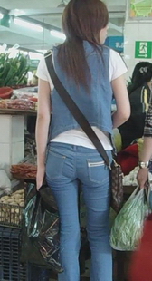 浅蓝色丰满紧牛少妇