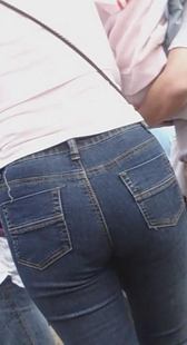 牛仔少妇丰满的屁股真受不了