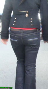 跟拍紧身牛仔翘臀少妇