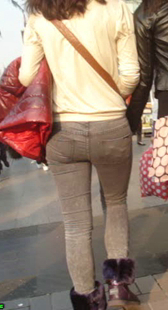 跟拍灰牛紧身小少妇