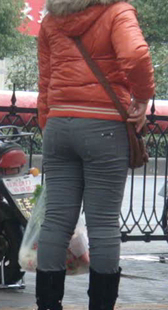 少妇的屁股紧又大，口味重