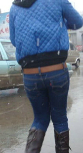 街拍蓝牛小情侣