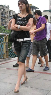 长时间跟拍极品牛仔少妇