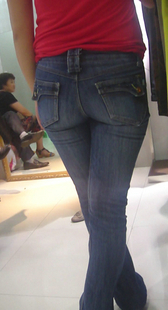 跟拍牛仔少妇故意夹这么紧