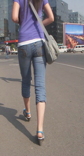 街拍牛仔少妇光线好