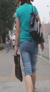 跟拍牛仔少妇紧又大