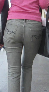 跟拍灰牛长腿性感少妇