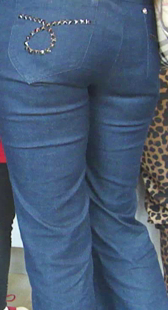 跟在成熟少妇后面特别有食欲