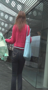 跟拍黑牛紧身走路超紧