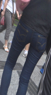 街拍牛仔少妇勾深