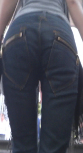 上楼梯才能体现屁股大而紧