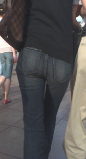 高挑黑牛屁股翘