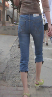 性感丰满大臀走路变形啦