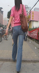 街拍高挑OL少妇牛仔紧