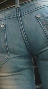 超市臀少妇上楼梯