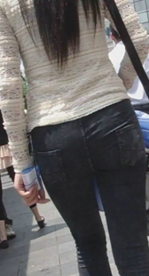 街拍高挑黑牛身材好