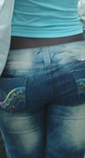 商场黑牛身材好