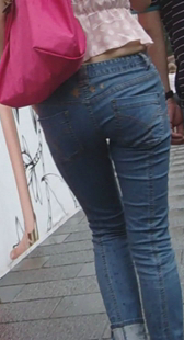 街拍高挑成熟OL少妇