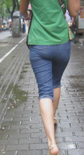 极品OL美少妇走路超会扭